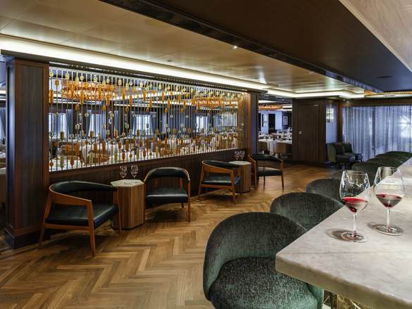 Norwegian Cruise Line, Norwegian Bliss Cagney's Steakhouse 02.jpg